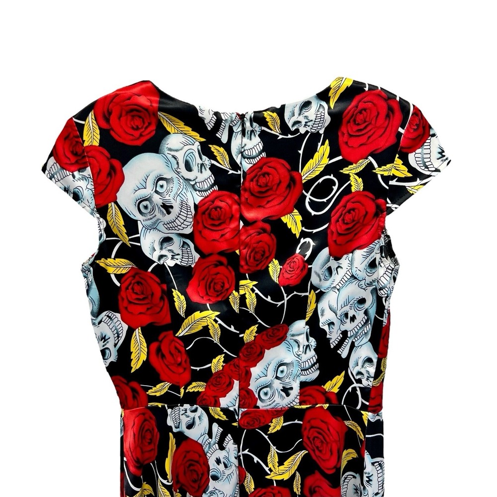 Dress Tells Roses Skulls Black Cap Sleeve Belted Retro Dress Women's Size Small - Picture 7 of 7